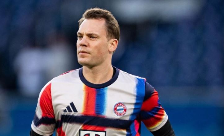 Manuel Neuer para takimit me historinë
