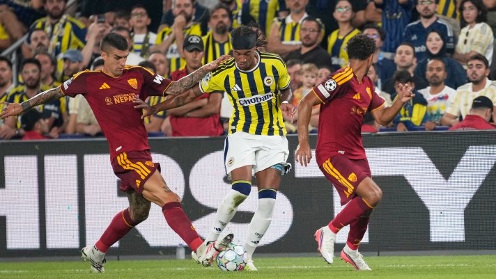 Muriqi 72 minuta, Fenerbahce barazon me Romën