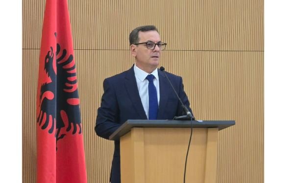 Sadushi: Bllokimi i pagave, jo më çështje financiare, por çështje kushtetuese