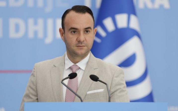 Balliu: Kartelet dhe komunizmi, dy rreziqe për një shtet!