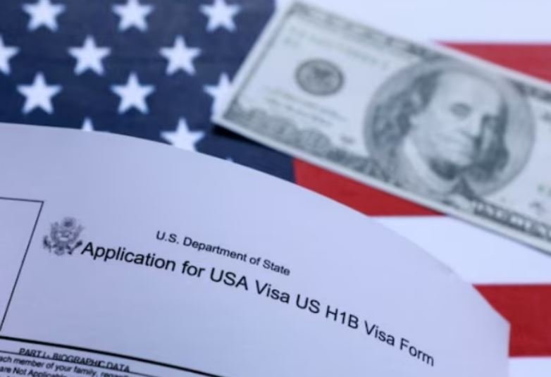 Administrata Trump propozon heqjen e periudhës 60-ditore për emigrantët me vizë H-1B pas humbjes së punës