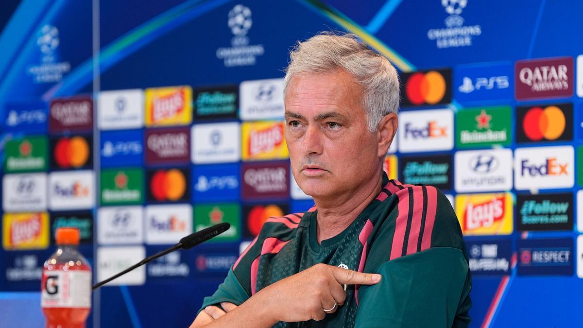 Mourinho u përgjigjet kritikave dhe sulmon Interin