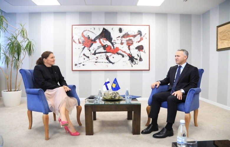 Zulfaj dhe ambasadorja finlandeze diskutojnë statusin kandidat të Kosovës në BE