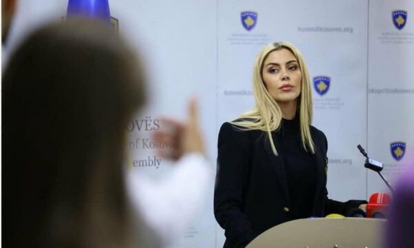 Deliu-Kodra: U pa qartazi përpjekja e pareshtur e VV-së për të bllokuar Kuvendin