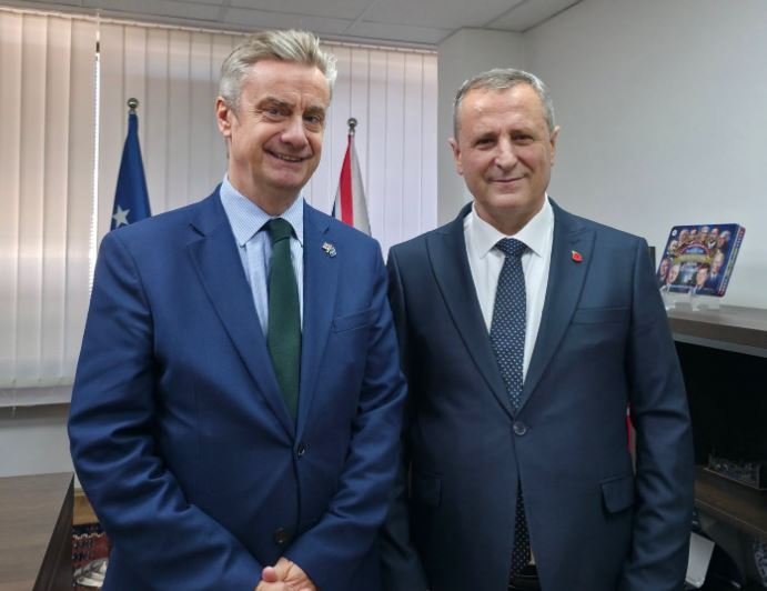 Hargreaves takon Isufajn: Folëm për rezultatet konkrete, vazhdojmë partneritetin