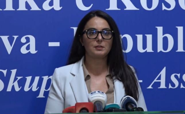 Lushaku-Sadriu: Procedura e kuvendit flet për tri grupet më të mëdha parlamentare