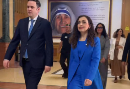 ”Na nuk kemi faj”, thotë Osmani duke hyrë në seancën e Kuvendit 