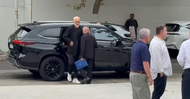 Rama në Vlorë, takime me strukturat dhe qytetarët për reformën territoriale