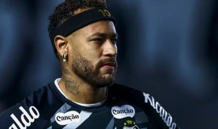 Neymari pagoi dënimin e Santosit