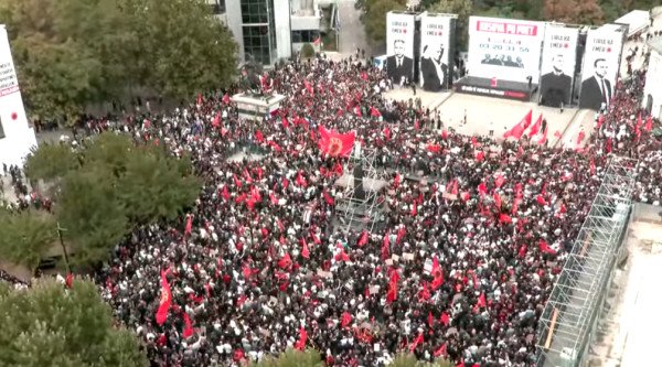​“Kosova pret drejtësi, dinjitet dhe kthimin e krerëve të UÇK-së”