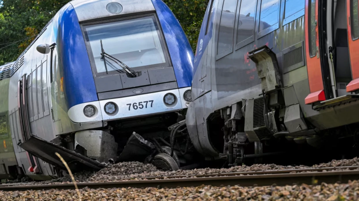 Dhjetëra të lënduar - zbulohen detaje dhe pamje të aksidentit kur një tren pasagjerësh doli nga shinat në Francë
