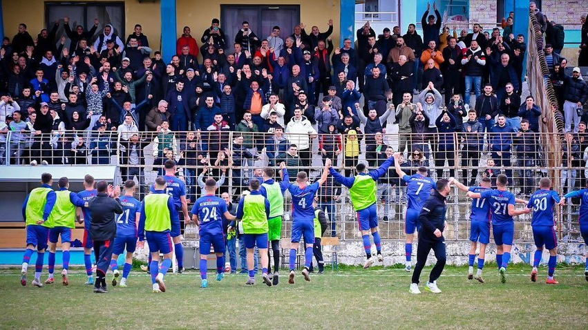 Pretendentët e Superiores  tronditen  në nisje të kampionatit