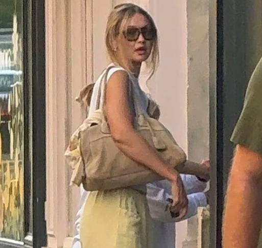 Gigi Hadid shfaqet me nënën dhe vajzën e Bradley Cooper në Paris