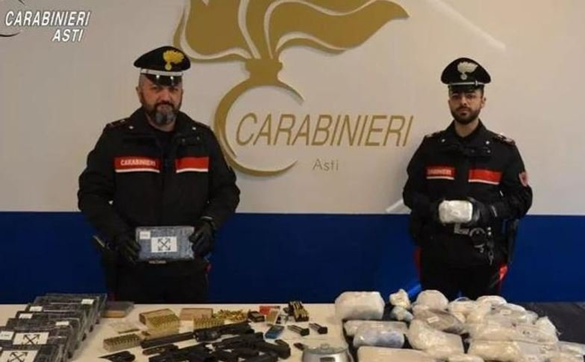 kokaine-mbi-4-mln-euro-dhe-arsenal-armesh-ne-banese-denohet-me-10-vite-burg-shqiptari-ne-itali