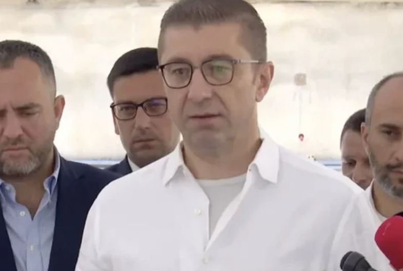 Mickoski: Mbi 200 mijë qytetarë morën pjesë në festën e pavarësisë, nuk merrem me akuzat e LSDM-së