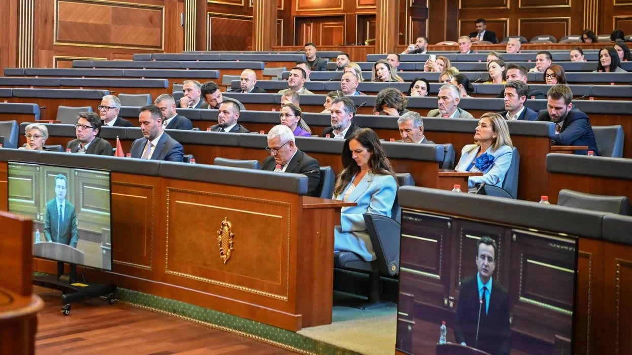 Emrat e 15 kandidatëve për deputetë që pritet t’i zëvendësojnë ministrat e Qeverisë Kurti 4