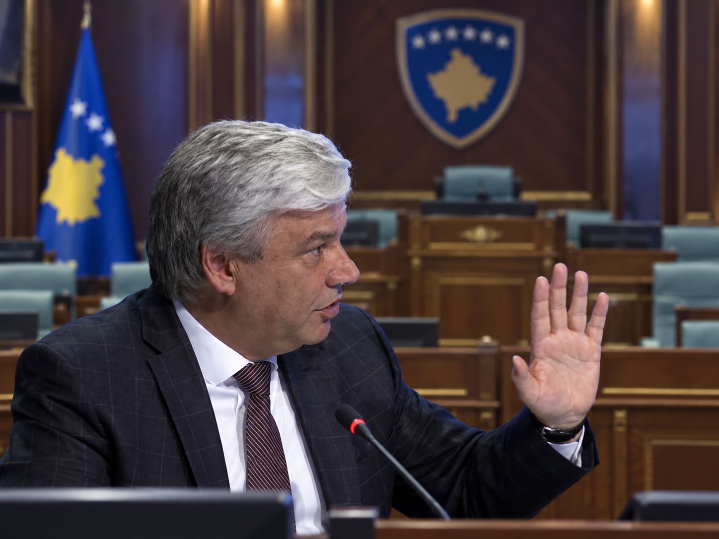 A u konstituua Kuvendi? Flet ish-anëtari i Kushtetueses, Kadri Kryeziu
