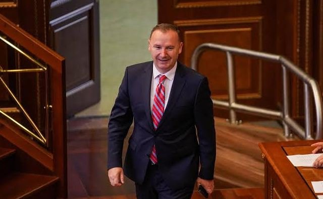 Zemaj reagon pas ekspozesë së Kurtit: Programi nuk ka ndryshuar