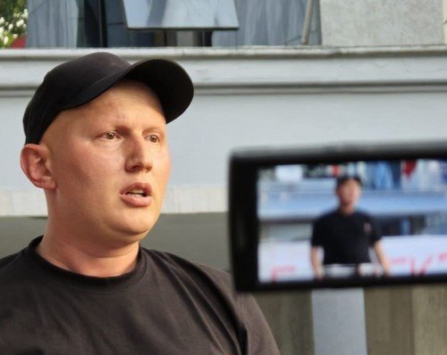 “Mbaje mend, do të vras” – Kërcënohet me vdekje gazetari Osman Stafa, AGSH kërkon hetim urgjent