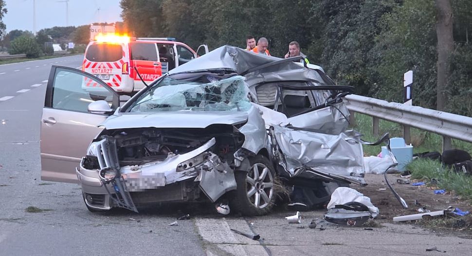 Gjermani, babai dhe vajza 3-vjeçare humbin jetën në aksident, shoferi i kamioni largohet nga vendi i ngjarjes