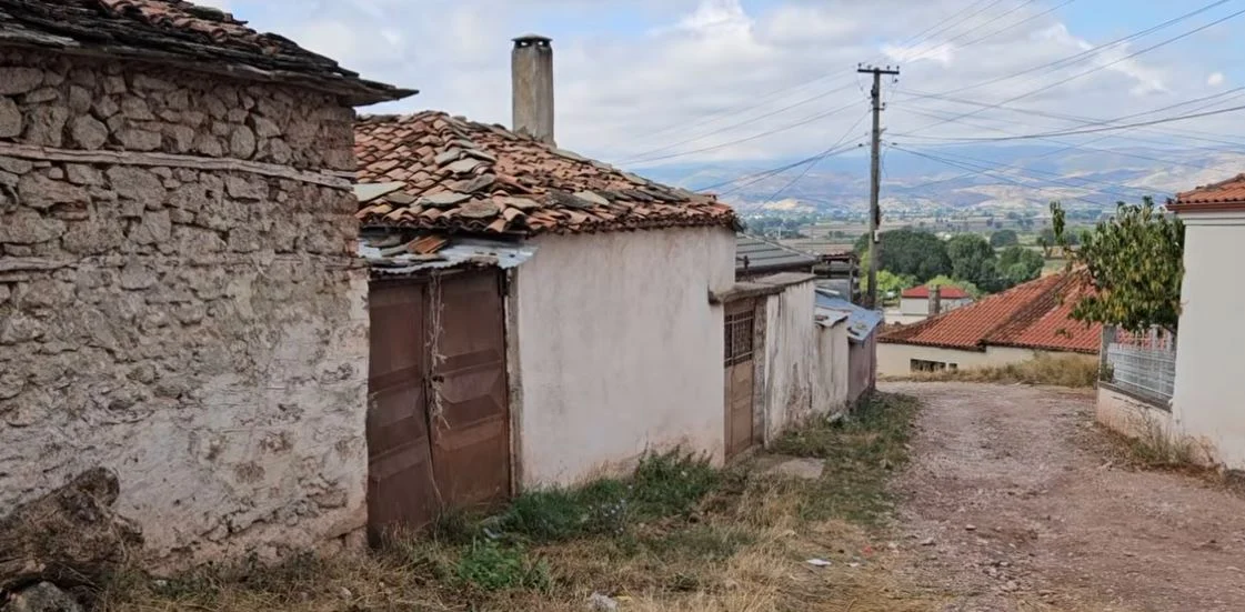 14 shtatori pa zilen e shkollës/ Fshati Neviçisht pranë Korçës zbrazet nga shpopullimi, nuk ka më asnjë nxënës
