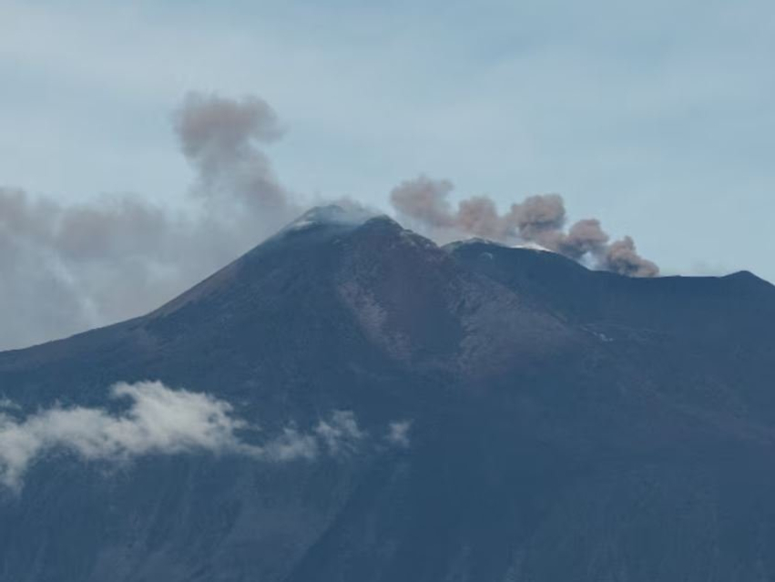 Riktivizohet vullkani Etna  aeroporti i Katanias ndalon fluturimet