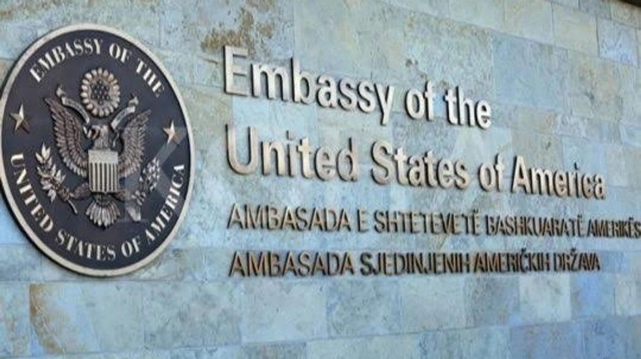 Vendimi për krerët e UÇK-së, Ambasada e SHBA-së paralajmëron shtetasit amerikanë për protesta