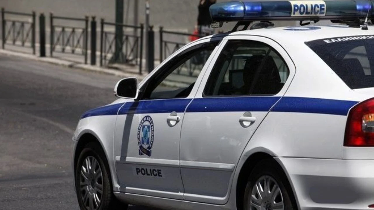 Rrahën brutalisht një person, në pranga tre shtetas në Greqi, mes tyre dy shqiptarë