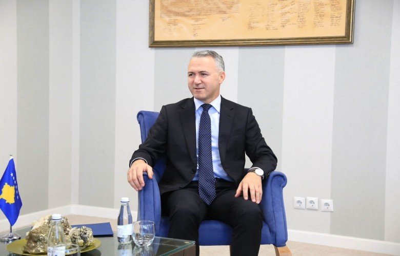 Jeton Zulfaj riemërohet kryenegociator i Kosovës me BE-në
