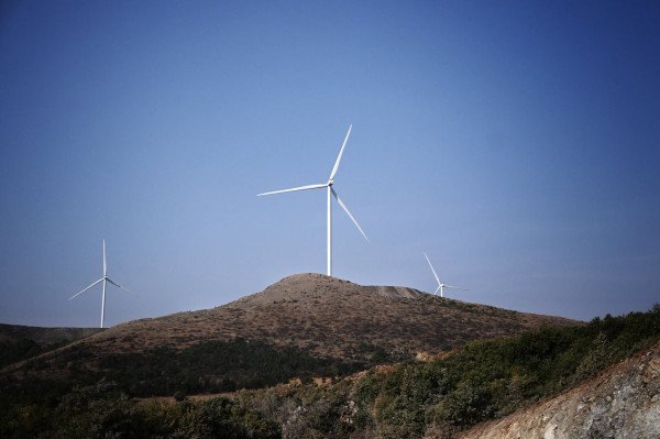 ​Tri kompani konkurrojnë në ankandin e parë të energjisë me erë në Kosovë