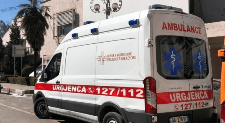 Aksident i rëndë në aksin Maqellarë-Peshkopi/ Plagosen 5 persona, 4 prej tyre nisen me urgjencë drejt Tiranës