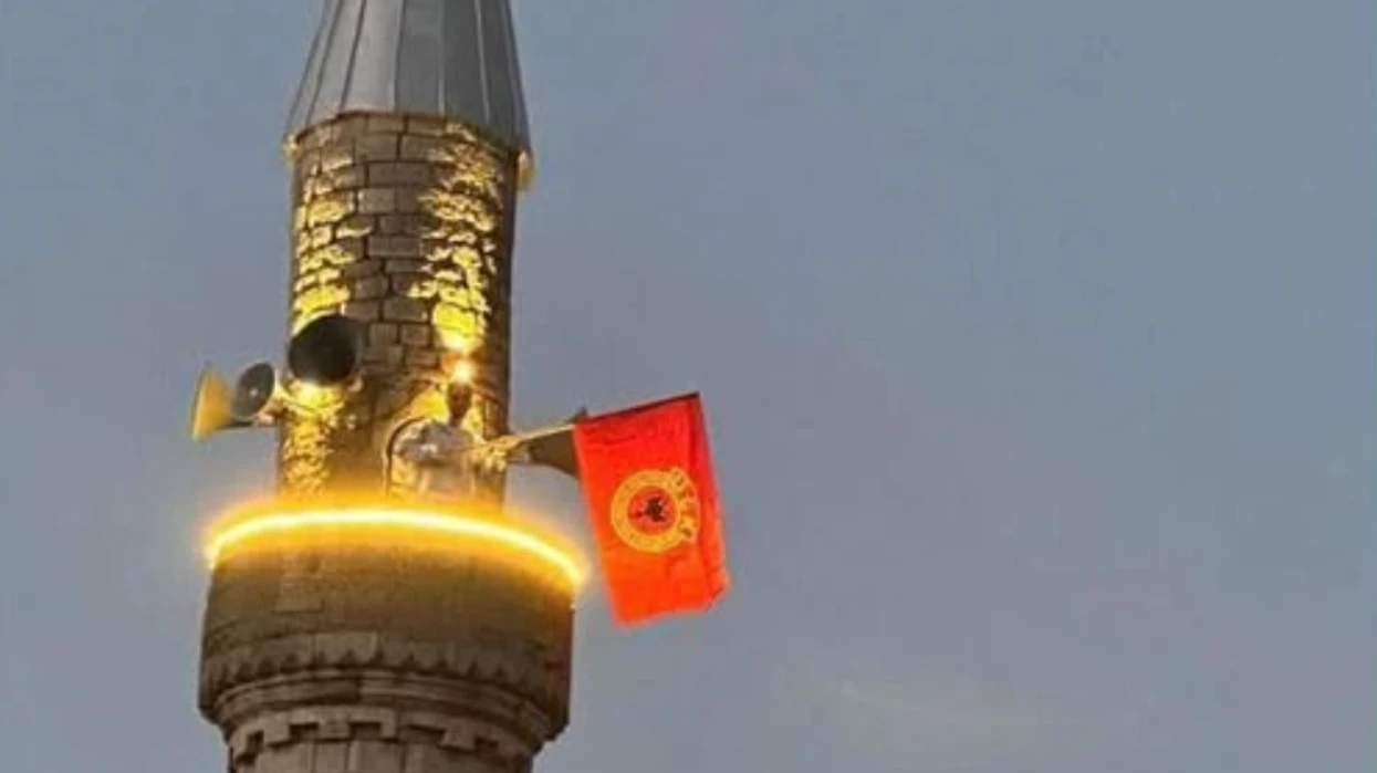 BIK-u merr vendim për vendosjen e flamurit të UÇK-së në institucionet dhe xhamitë