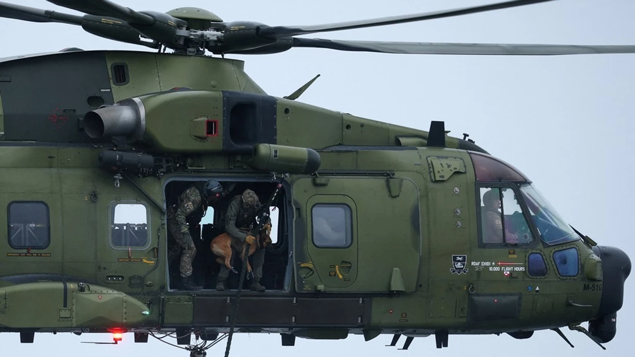 Danimarka: Anija ruse qëlloi pa paralajmërim drejt helikopterit
