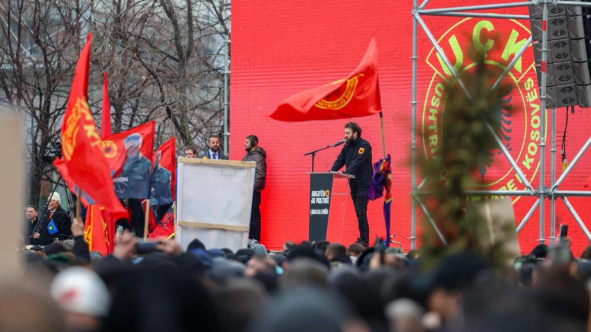 clirim-haziri-djali-i-deshmorit-xhavit-haziri-me-thirrje-publike-sonte-ta-zbardhim-mengjesin-bashke-ne-shesh-ne-pritje-te-lirise