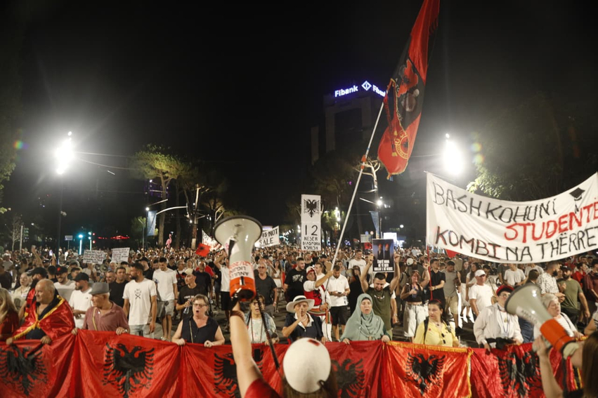 Dita e 108 të e revoltës qytetare  kërkohet dorëheqja e Ramës dhe qeverisë së tij 