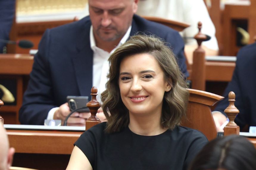 Zegjine Çaushi reagon për dajën që plagosi ish-vjehrrin: Motrat dhe vëllezërit e nënës kanë punët e tyre