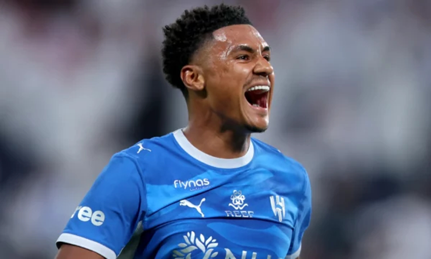 fiton-450-mije-euro-ne-jave-gruaja-e-futbollistit-eshte-e-shokuar-nga-transferimi-ne-arabi