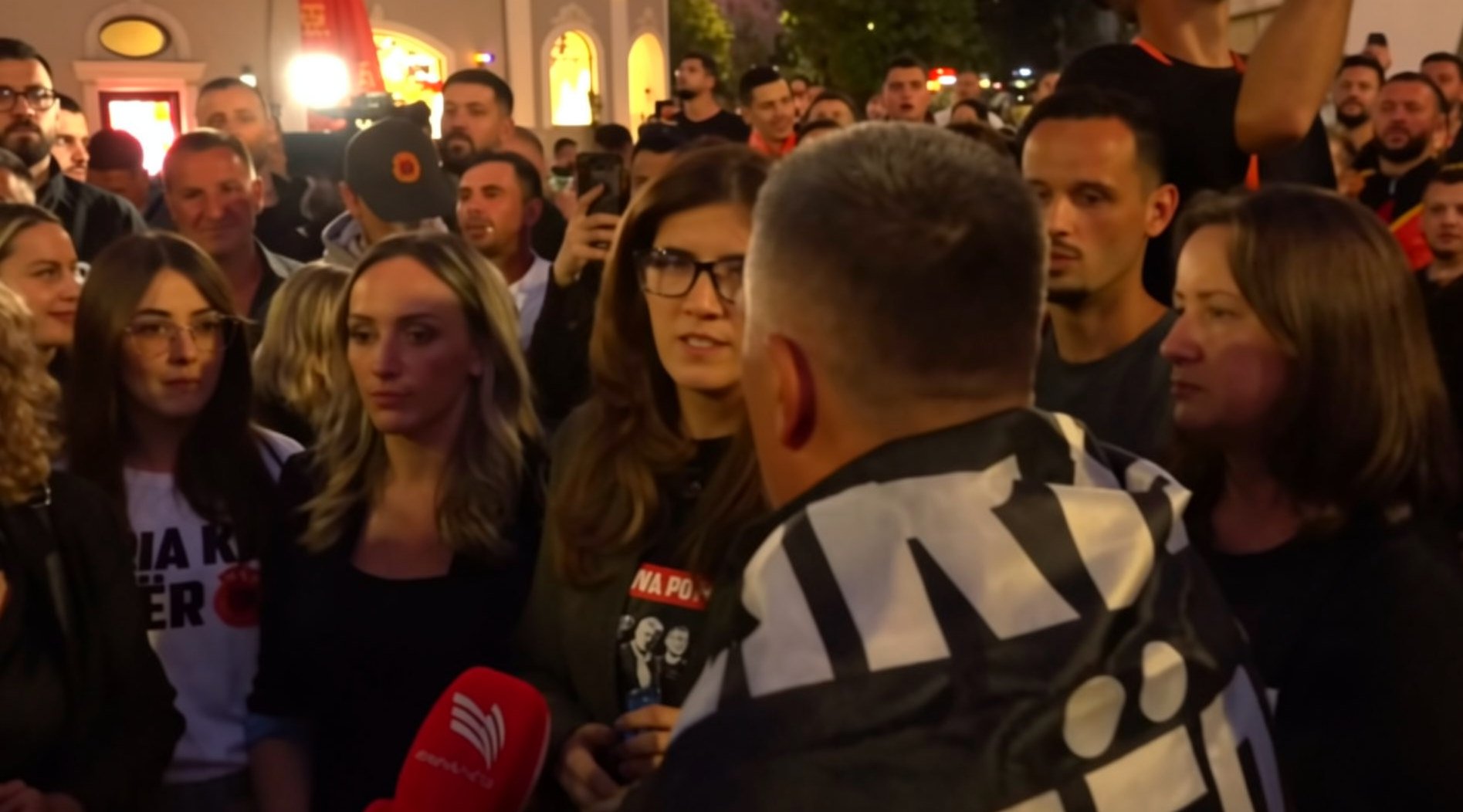 Protesta para Qeverisë, disa deputetë i bashkohen thirrjes për seancë të jashtëzakonshme