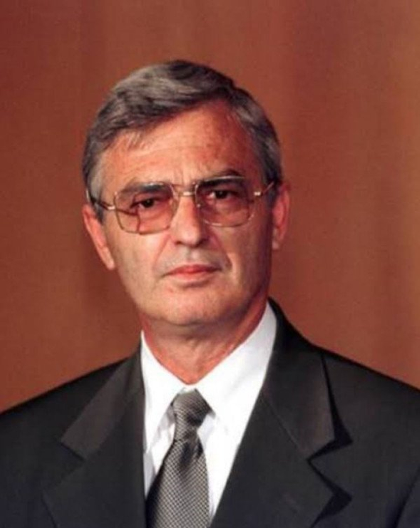 Ish presidenti Meidani  Në ç emër flet Gjykata Speciale kur populli i Kosovës proteston 