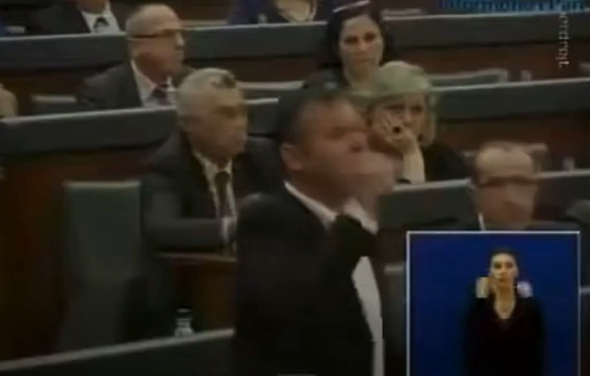 Momenti kur Rexhep Selimi i kishte kërkuar me ngulm Jakup Krasniqit të mos lejoj rezolutën për Gjykatën Speciale