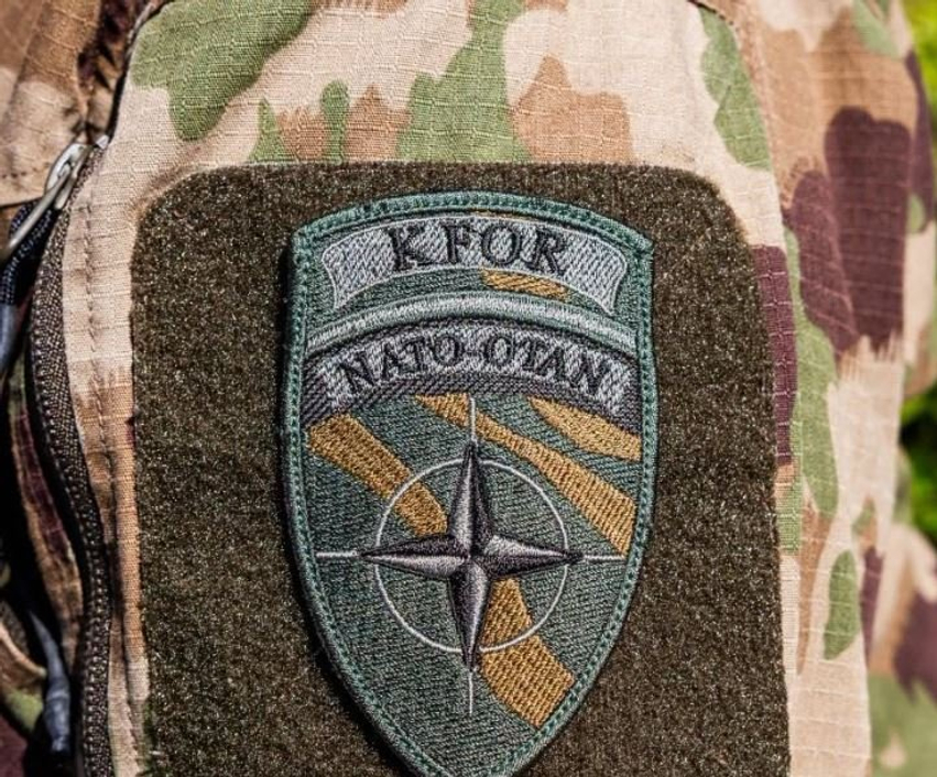 KFOR i sqaron lëvizjen e autokolonës serbe pranë kufirit  Nuk përbën kërcënim për Kosovën
