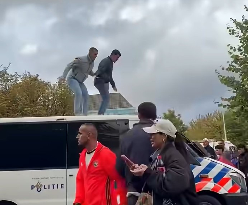 Policia holandeze për protestat në Hagë  Dy të arrestuar dhe një polic i lënduar