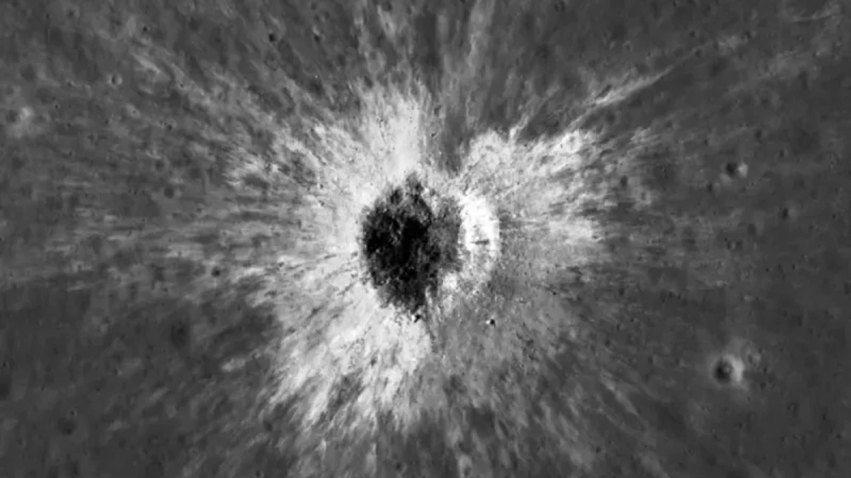 NASA zbulon kraterin gjigant në Hënë  më i madh se Koloseu i Romës