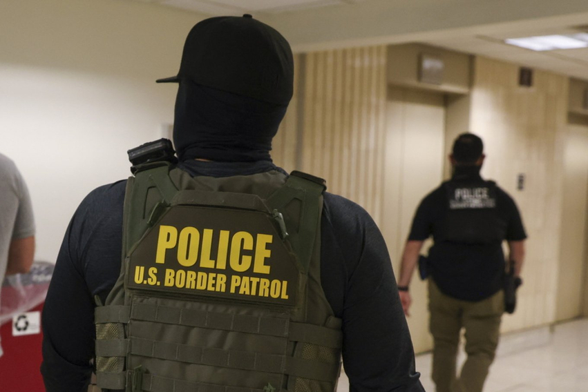 Akuzohet se gënjeu FBI në përpara se të qëllonte një venezuelian në Minneapolis  agjenti i ICE së deklarohet i pafajshëm