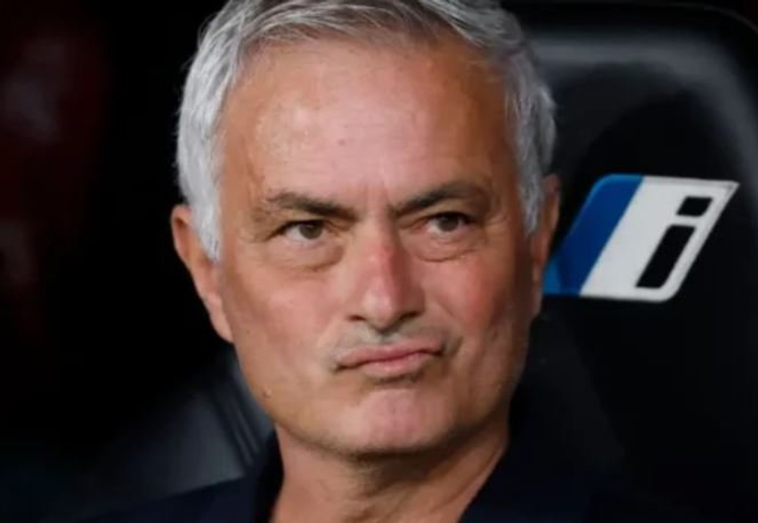 Jose Mourinho flet për diferencën e gjashtë pikëve me Barcelonën