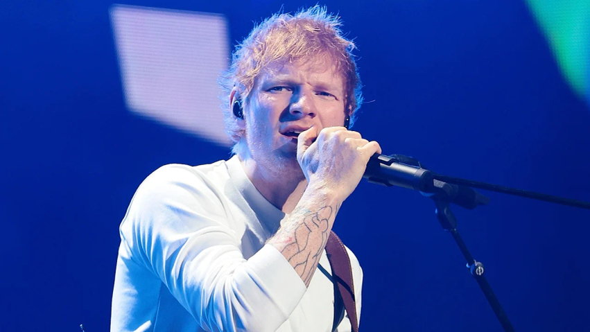 bien-cmimet-e-biletave-ed-sheeran-kthehet-ne-skene-pas-stuhise-flet-per-gazen-situata-eshte-e-pafalshme