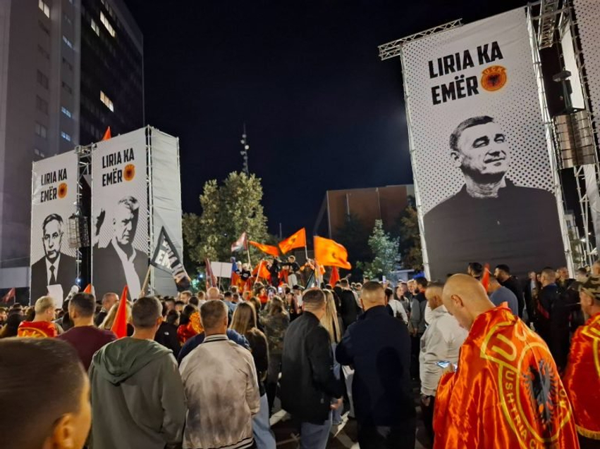  Shihemi n 21 00 n shesh   protesta vazhdon edhe sonte në Prishtinë