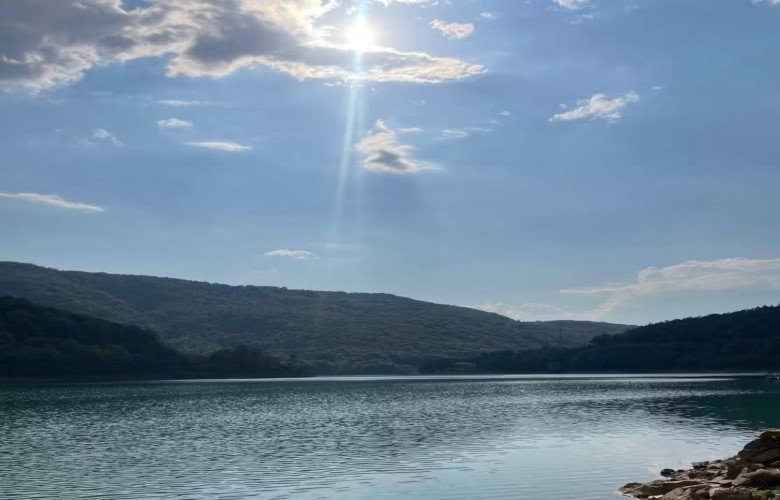 Java nis me diell, temperaturat bien deri në 2°C