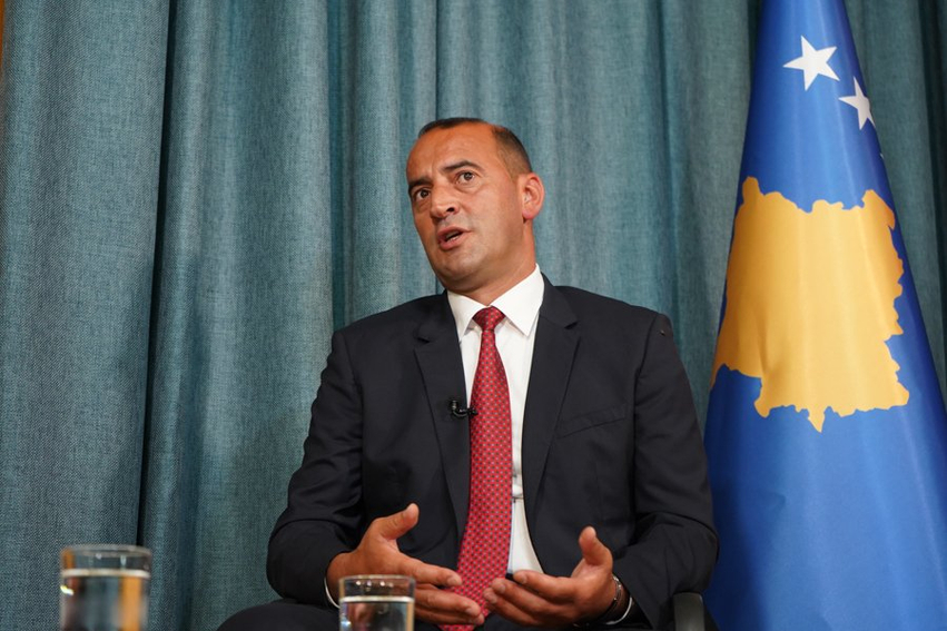 daut-haradinaj-politika-duhet-te-ulet-urgjentisht-ne-tavoline-per-reagim-shteteror