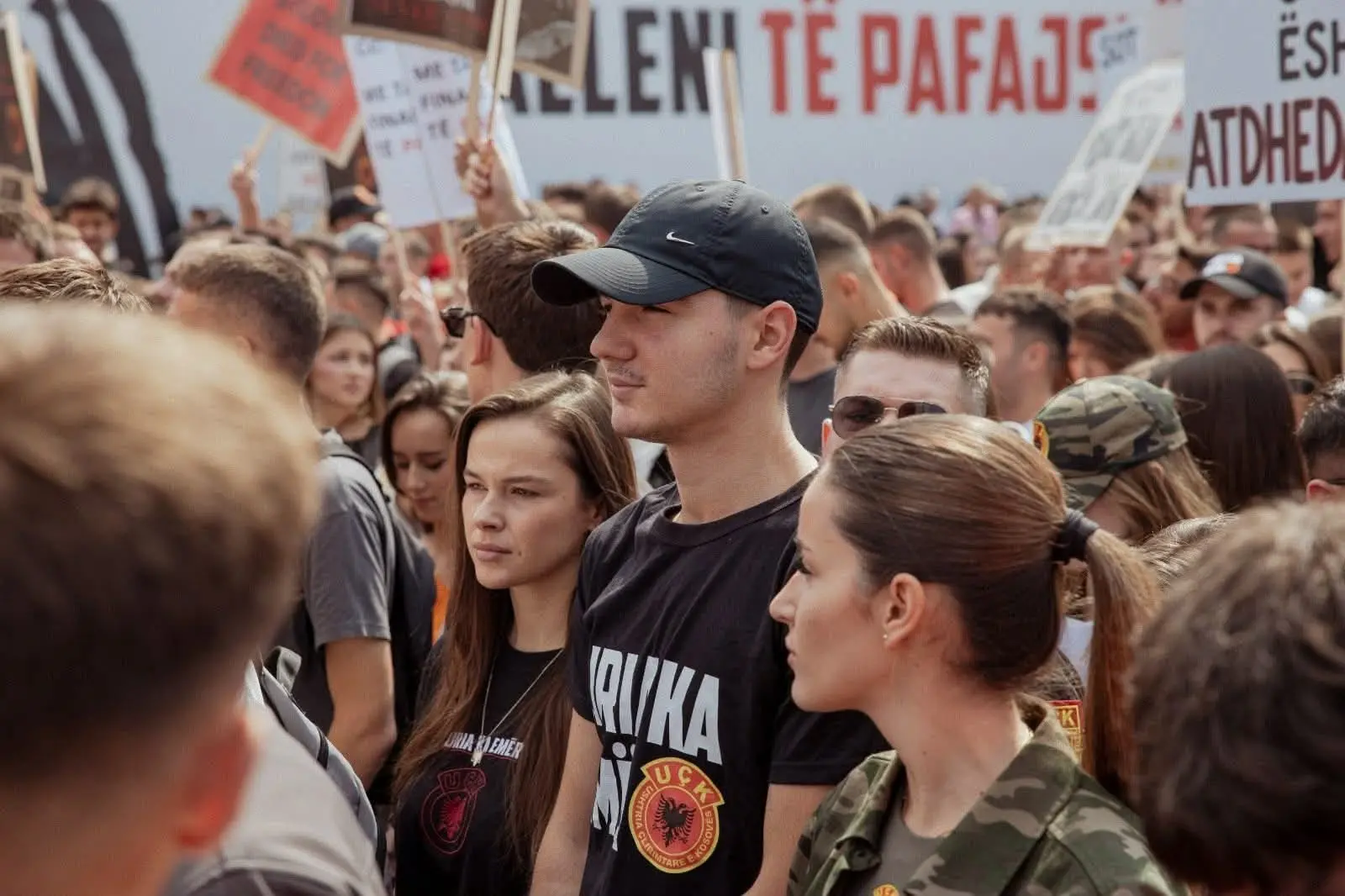 Liri, djali i Kadri Veselit në protestën e studentëve kundër vendimit në Hagë